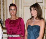 Carla Bruni et Nicolas Sarkozy reçoivent l'Emir du Qatar et son épouse pour un dîner d'Etat. 22 juin 2009.