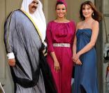 Carla Bruni et Nicolas Sarkozy reçoivent l'Emir du Qatar et son épouse pour un dîner d'Etat. 22 juin 2009.