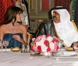 Carla Bruni et Nicolas Sarkozy reçoivent l'Emir du Qatar et son épouse pour un dîner d'Etat. 22 juin 2009.