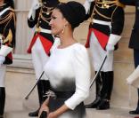 Cheikha Mozah Bint Nasser Al-Missned et l'émir du Qatar sont reçus à Matignon par François Fillon et son épouse. 23/06/09 