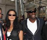 Keziah Jones, sa girlfriend et Yves Carcelle (PDG de la marque) au défilé Louis Vuitton, au 104. 25/06/09