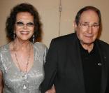 Claudia Cardinale et Robert Hossein hier au gala pour l'aide aux enfants réfugiés à Paris