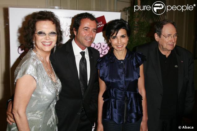 Rachida Dati, Bernard Montiel, Claudia Cardinale et Robert Hossein hier au gala pour l'aide aux enfants réfugiés à Paris