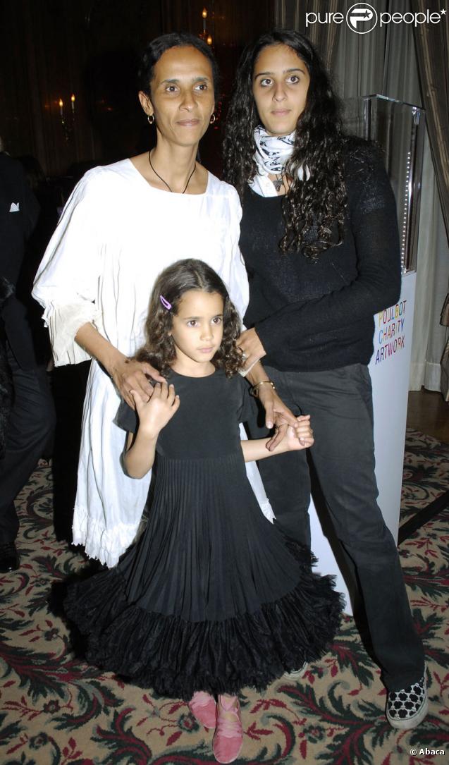 Karine Silla et ses filles Roxanne et Iman 