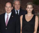 Le Prince Albert et sa compagne Charlene Wittstock lors du cocktail organisé par l'Amaury Sport Organisation, au Monte-Carlo Bay Hotel, le 3 juillet 2009