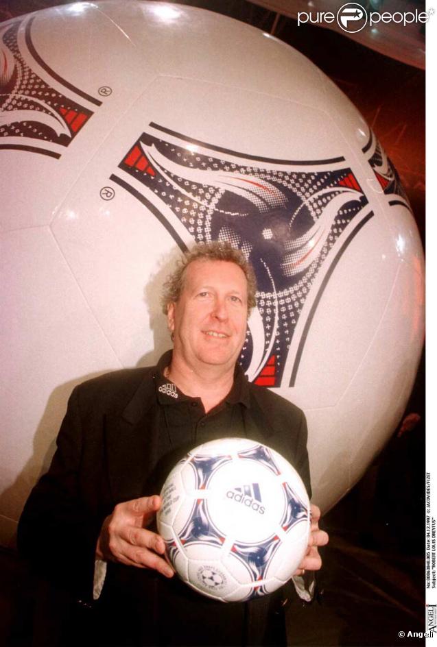 Robert Louis Dreyfus un homme fou de football, actionnaire principal de l'OM est décédé le 4 juillet à l'âge de 63 ans.