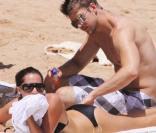 Ashley Tisdale et son chéri Scott Speer à Hawaï, le 4 juillet 2009