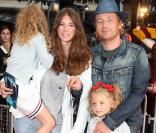 Première de  Harry Potter et le Prince de Sang-Mêlé  à Londres, Leicester Square, le 7 juillet 2009 : Jamie Oliver en famille 