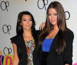 Kim et Khloe Kardashian à la soirée de lancement de la nouvelle campagne de pub de la marque OP, à Hollywood