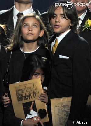 Paris, Prince Michael et Blanket, les enfants de Michael Jackson hier au Staples Center