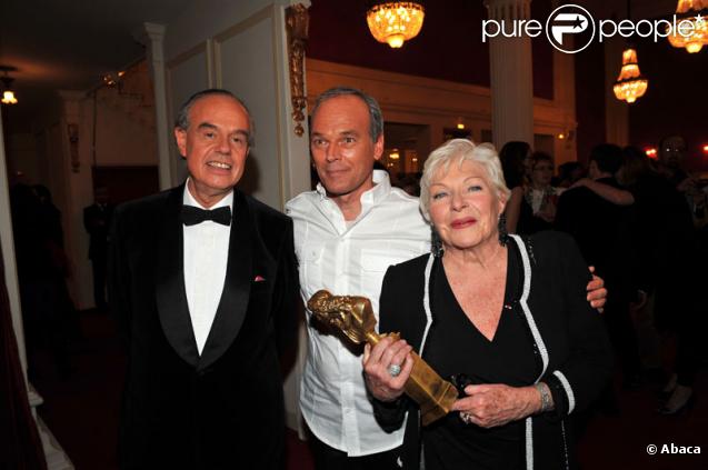 Frédéric Mitterrand, Laurent Baffie et Line Renaud lors de la cérémonie des Molières en 2009 