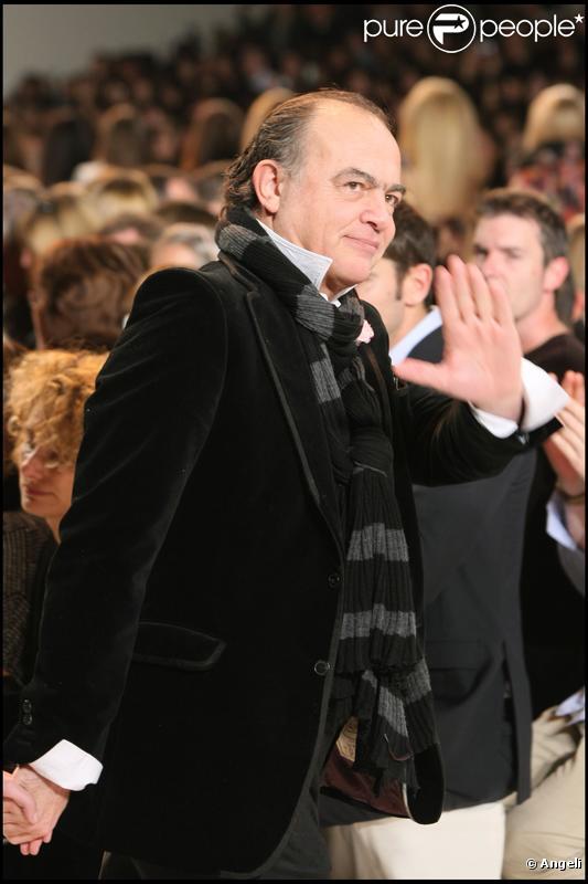 Christian Lacroix à l'issue de son défilé printemps-été le 1er octobre 2008 
