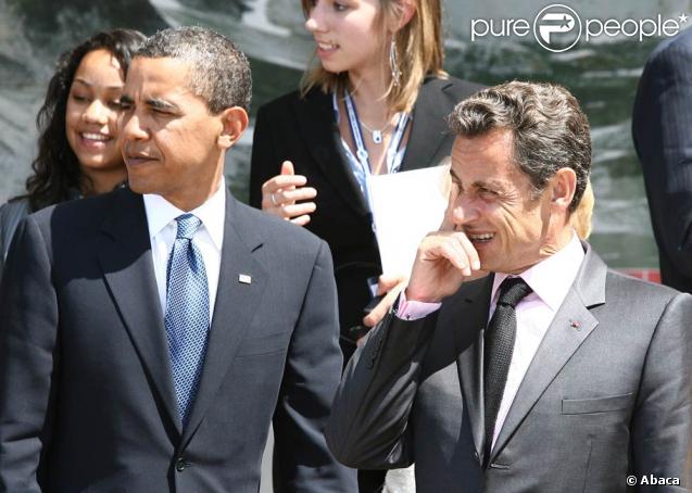 Barack Obama et Nicolas Sarkozy ont semblé apprécier la présence de la jeune Brésilienne Mayara Tavares lors du G8 à L'Aquila