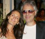 Andrea Bocelli et sa compagne Veronica Berti, lors du 7e Festival Global Music et Cinéma, à Ischia, en Italie, le 12 juillet 2009