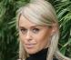Cécile de Ménibus adore jouer les blondes potiches. Mais derrière ses jolies formes et son blond des blés, il y en a la dessous ! Cécile a tout compris à la télé... Pas étonnant, elle a la Méthode ! 