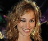 Ex-Miss Météo du Grand Journal, Pauline Lefèvre est aujourd'hui  chroniqueuse Tout le monde il est beau, tout le monde il est gentil !