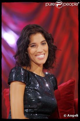 La ravissante Laurie Cholewa présente Encore une chanson sur France 2. Et malgré une grande polémique, la brunette n'a pas décidé de baisser les bras ! 
 &nbsp;