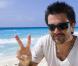 Juanes s'éclate sur une plage mexicaine... et vous présente sa femme enceinte de 7 mois !