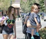 Anthony Kiedis et son fils Everly Bear à Malibu le 12 juillet 2009
