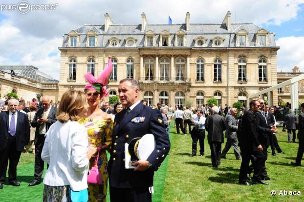 C'est la teuf dans les jardins, lors de la Garden Party à l'Elysée, le 14 juillet 2009 !