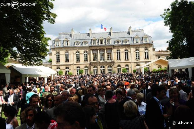 Les jardins noirs de monde, lors de la Garden Party à l'Elysée, le 14 juillet 2009 !