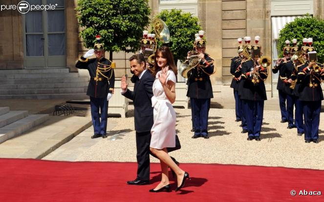 Nicolas Sarkozy et Carla Bruni, lors de la Garden Party à l'Elysée, le 14 juillet 2009 !