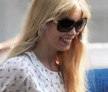 Claudia Schiffer dépose ses deux enfants Casper et Clementine à l'école à Londres le 25 juin 2009