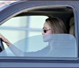 Angelina Jolie en voiture à Beverly Hills le 12 juillet 2009