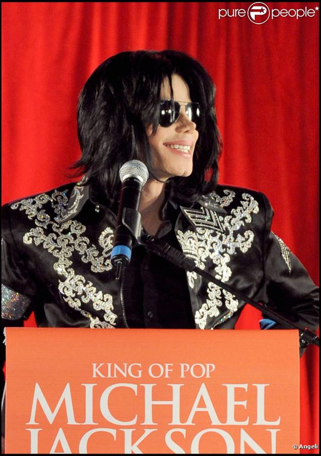Michael Jackson pendant la promo pour l'annonce de ses concerts à Londres