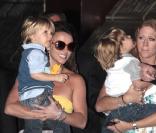 Britney Spears et ses fils à Paris visitant la Tour Eiffel le 7 juillet 2009 