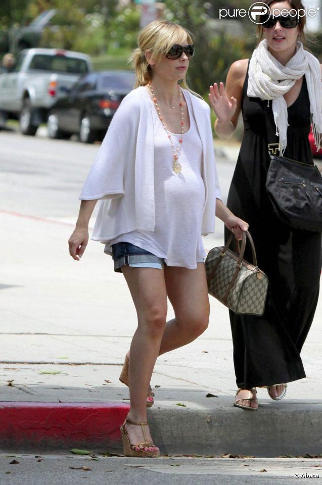 Sarah Michelle Gellar, trop belle en minishort et enceinte, dans les rues de Santa Monica, le 24 juillet 2009 !