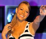 Notre Mariah ne pouvait pas passer à côté de la tendance. Pour être dans le coup, la diva a opté pour un joli top, décolleté bien sûr, tout rayé ! 