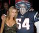 Carmen Electra : son décolleté pour consoler un supporter des Patriots...