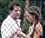Jennifer Love Hewitt avec son amoureux Jamie Kennedy à Hawaï le 1er août 2009
