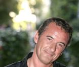Les animatueurs : Le livre de Michel Malaussena flingue les animateurs à bout portant...
