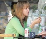 Christina Ricci déjeune avec un ami à Los Angeles. 06/08/09