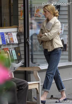 Julia Roberts faisant du lèche-vitrine à New York, le 8/08/09