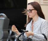 Christina Ricci venant de se garer à Los Angeles le 12 août 2009