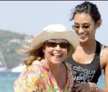 Chantal Goya en famille à Saint-Tropez avec sa petite-fille Samantha 18 ans 
