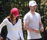 Jessica Biel et Justin Timberlake promènent leurs chiens et... font la gueule. Original.