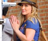 Hilary Duff et son sac Valentino