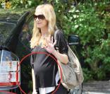 Sarah Michelle Gellar avec son chien à Beverly Hills (Los Angeles, 19 août 2009)
