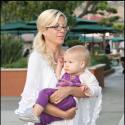 Tori Spelling s'amuse avec sa petite famille... en attendant une possible réconciliation avec sa mère !