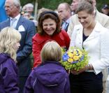 Victoria de Suède en visite dans le nord du pays avec ses parents, le 20 août 2009