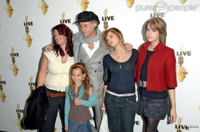 La famille Geldof en 12ème position. Avec leur trois enfants : Fifi Trixibelle, Peaches Honeyblossom  et Pixie !     
 
  
<meta name=