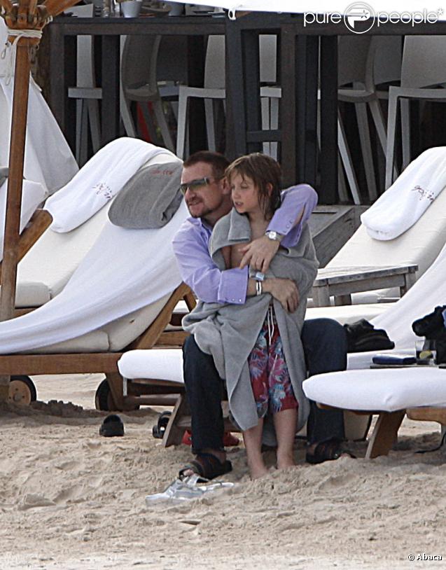 Bono et sa femme Alison Stewart ont nommé leur troisième enfant Elijah Bob Patricius Guggi Q. Et ce prénom compliqué leur vaut bien la quatrième place !