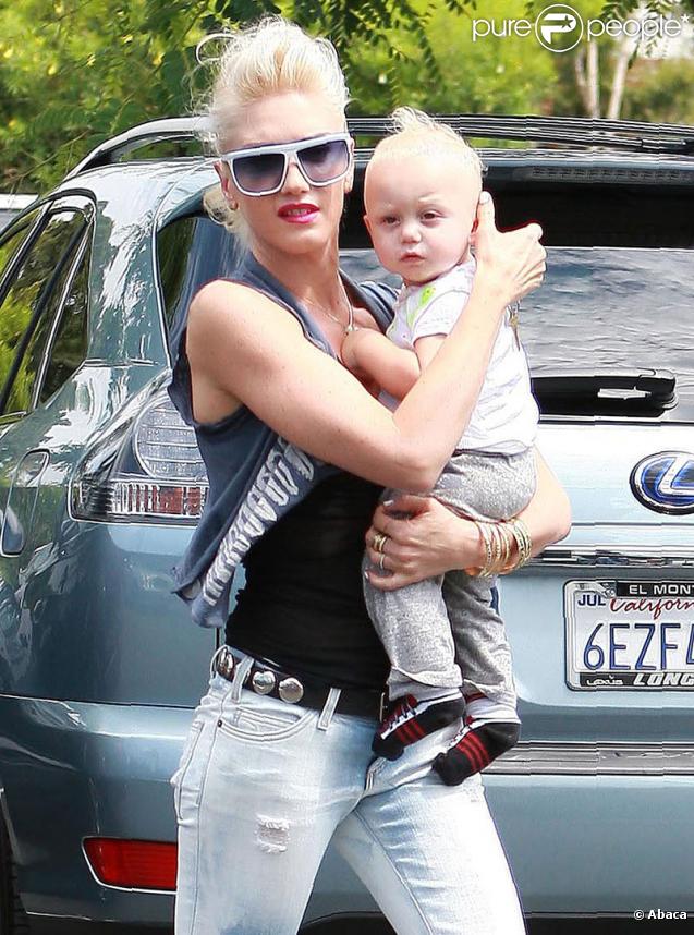 Gwen Stefani. Et son Fils Zuma Nesta Rock. Nesta étant le vrai prénom de Bob Marley, la jolie blonde lui rend un bel hommage mais elle n'oublie pas que son domaine c'est le rock ! 