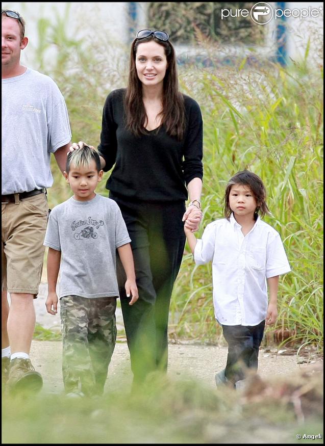 Angelina Jolie et ses deux aînés Maddox et Pax
