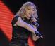 Madonna huée par ses propres fans ! Une visite en pleine nuit au Mur des Lamentations... Regardez !