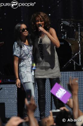 Bobbi Kristina est venue aider sa maman Whitney Houston pour son grand retour raté à Central Park le 1/09/09